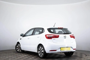 Хетчбэк Kia Rio 2013 года, 999000 рублей, Пермь