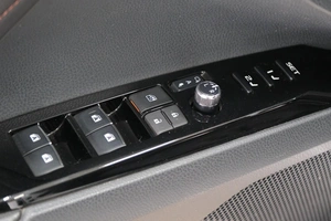 Седан Toyota Camry 2018 года, 2999000 рублей, Омск