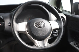 Хетчбэк Toyota Vitz 2016 года, 999000 рублей, Новосибирск