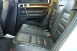 Внедорожник Volkswagen Touareg 2008 года, 1089000 рублей, Омск