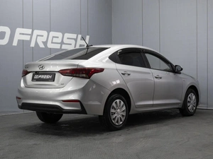 Седан Hyundai Solaris 2019 года, 1330000 рублей, Омск