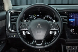Внедорожник Mitsubishi Outlander 2021 года, 3850000 рублей, Красноярск