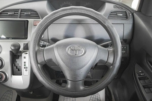 Хетчбэк Toyota Ractis 2005 года, 659000 рублей, Кемерово