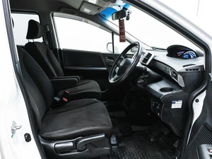 Минивэн Honda Freed 2014 года, 1240000 рублей, Красноярск