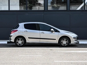 Хетчбэк Peugeot 308 2010 года, 579000 рублей, Кирилловка