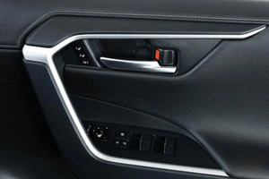 Внедорожник Toyota RAV4 2019 года, 2949000 рублей, Красноярск