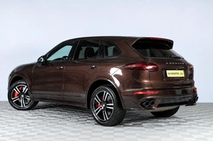 Внедорожник Porsche Cayenne Turbo 2016 года, 3899000 рублей, Челябинск
