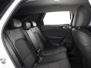 Универсал Kia Ceed 2022 года, 2175000 рублей, Омск