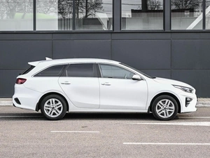 Универсал Kia Ceed 2019 года, 1899000 рублей, Кирилловка