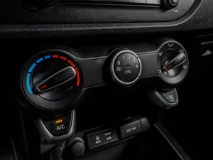 Хетчбэк Kia Rio X-Line 2018 года, 1349000 рублей, Воронеж