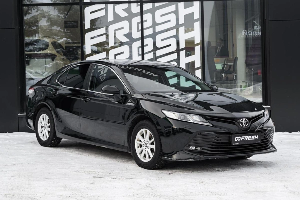 Седан Toyota Camry 2018 года, 2730000 рублей, Ульяновск