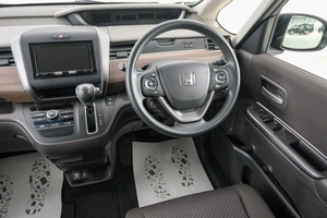 Минивэн Honda Freed 2020 года, 1659000 рублей, Красноярск