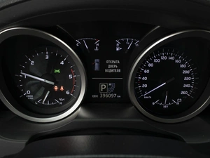 Внедорожник Toyota Land Cruiser 2015 года, 3350000 рублей, Омск