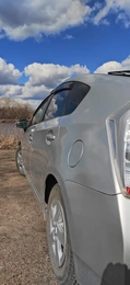 Лифтбек Toyota Prius 2011 года, 1050000 рублей, Канск