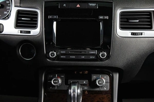 Внедорожник Volkswagen Touareg 2013 года, 2399000 рублей, Сургут