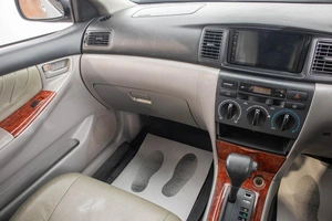 Седан Toyota Corolla 2002 года, 499000 рублей, Барнаул