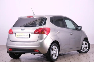 Минивэн Kia Venga 2012 года, 859000 рублей, Омск