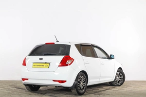 Хетчбэк Kia Ceed 2010 года, 819000 рублей, Тюмень