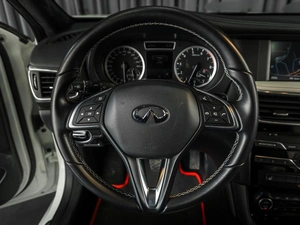 Хетчбэк Infiniti Q30 2017 года, 3200000 рублей, Тюмень