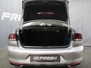 Седан Volkswagen Passat 2020 года, 2880000 рублей, Омск