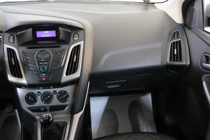 Хетчбэк Ford Focus 2012 года, 829000 рублей, Омск