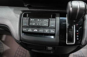 Минивэн Honda Stepwgn Spada 2016 года, 1799000 рублей, Новокузнецк
