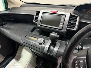 Минивэн Honda Freed 2008 года, 799000 рублей, Красноярск