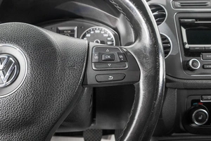 Внедорожник Volkswagen Tiguan 2014 года, 1259000 рублей, Барнаул