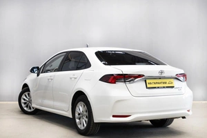Седан Toyota Corolla 2021 года, 1939000 рублей, Новосибирск