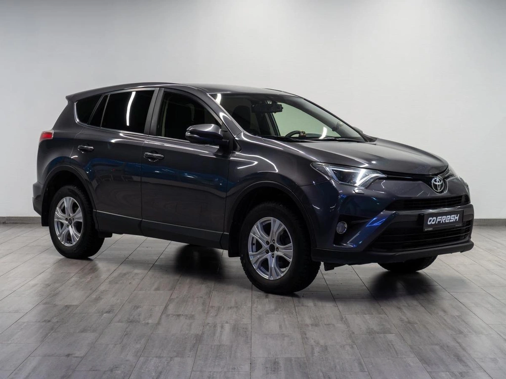 Внедорожник Toyota RAV4 2015 года, 2099000 рублей, Саратов