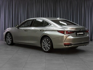 Седан Lexus ES 2021 года, 3899000 рублей, Тюмень