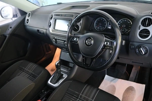 Внедорожник Volkswagen Tiguan 2015 года, 1629000 рублей, Омск