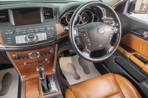 Седан Nissan Fuga 2005 года, 989000 рублей, Барнаул