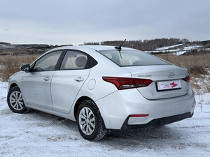 Седан Hyundai Solaris 2017 года, 1190000 рублей, Красноярск
