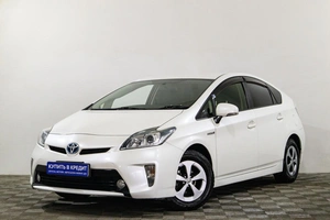 Лифтбек Toyota Prius 2015 года, 1549000 рублей, Сургут