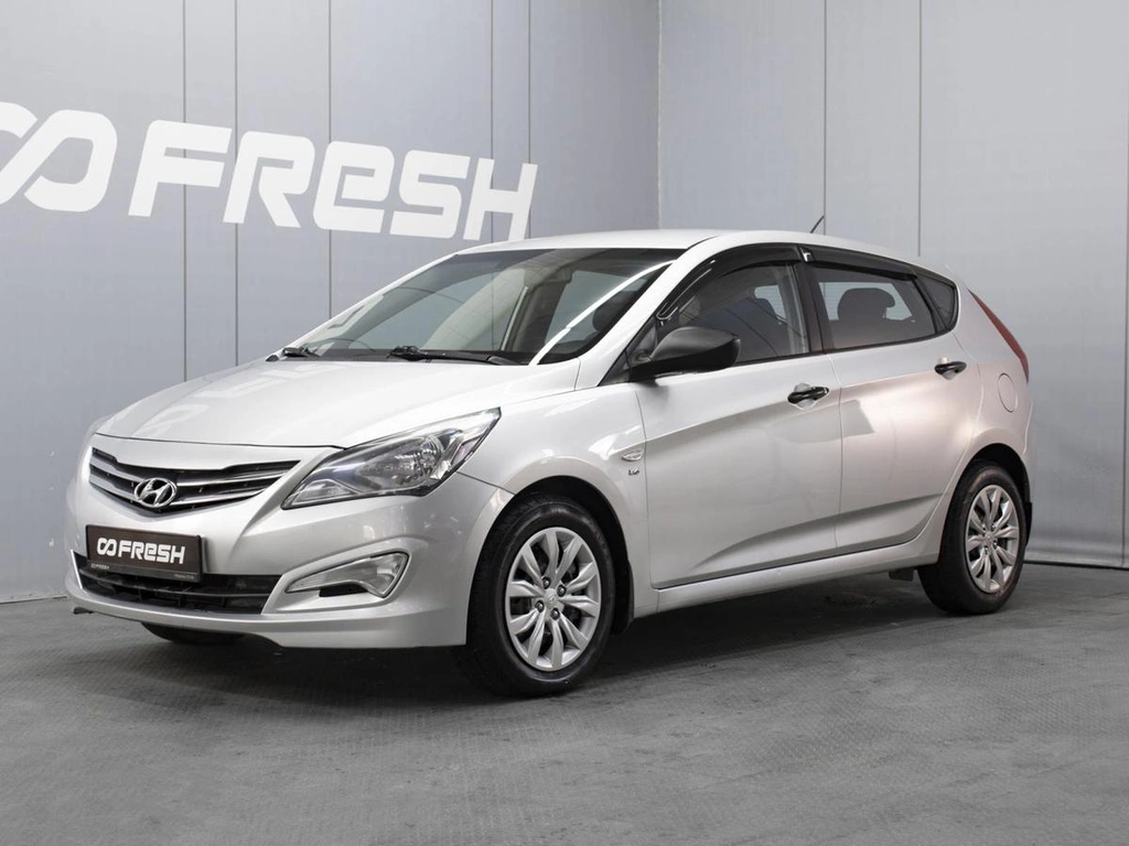 Хетчбэк Hyundai Solaris 2015 года, 780000 рублей, Омск