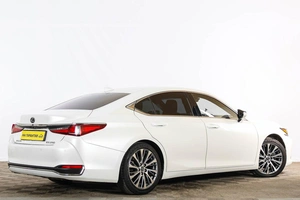 Седан Lexus ES 2019 года, 3699000 рублей, Тюмень