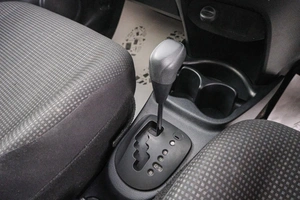 Хетчбэк Toyota Vitz 2016 года, 919000 рублей, Красноярск