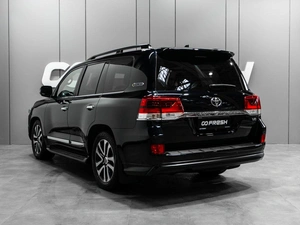 Внедорожник Toyota Land Cruiser 2017 года, 7099000 рублей, Тюмень