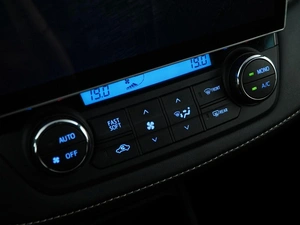 Внедорожник Toyota RAV4 2016 года, 2649077 рублей, Москва