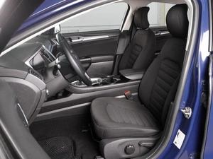 Седан Ford Mondeo 2016 года, 1998000 рублей, Красный Пахарь