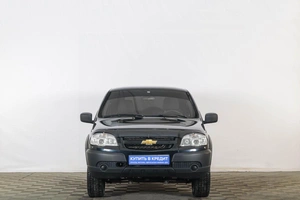 Внедорожник Chevrolet Niva 2018 года, 749000 рублей, Тюмень