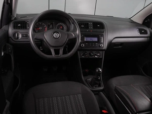 Седан Volkswagen Polo 2015 года, 1060000 рублей, Воронеж