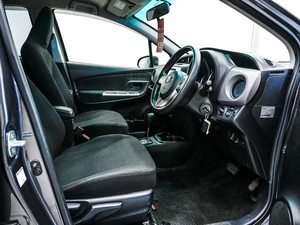 Хетчбэк Toyota Vitz 2015 года, 920000 рублей, Красноярск