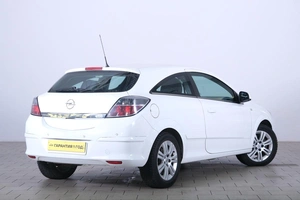Хетчбэк Opel Astra GTC 2010 года, 519000 рублей, Омск