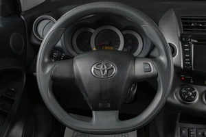 Внедорожник Toyota RAV4 2012 года, 1729000 рублей, Тюмень