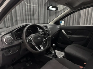 Седан Renault Logan 2020 года, 720000 рублей, Красноярск