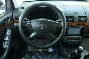 Седан Toyota Avensis 2007 года, 849000 рублей, Омск