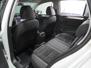 Хетчбэк Volkswagen Golf 2011 года, 949000 рублей, Воронеж