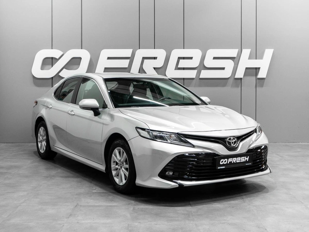 Седан Toyota Camry 2018 года, 2469000 рублей, Тюмень